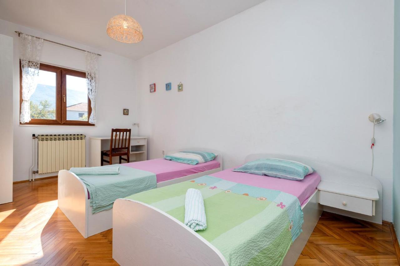 Apartments Draganic Jelsa  Buitenkant foto